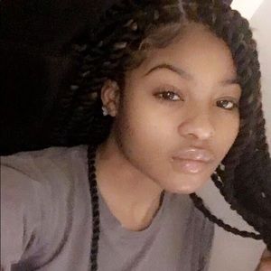 Meet your Posher, Darnai